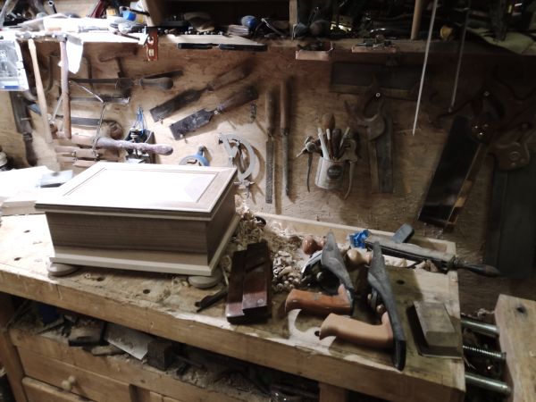 lišty jsou tvořeny za pomoci hoblíků